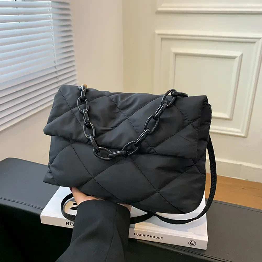 Sac Matelassé Noir avec Chaîne Élégante