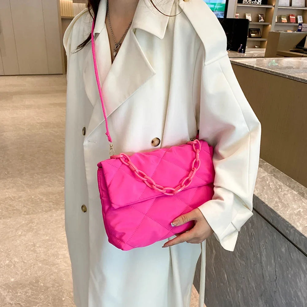 Sac Matelassé Noir avec Chaîne Élégante