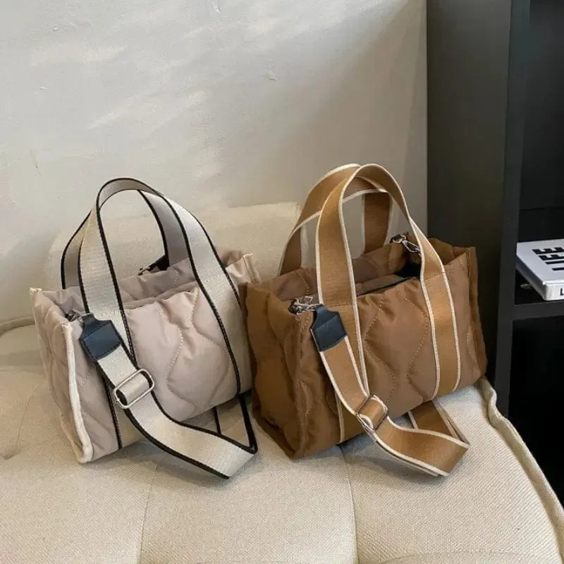 Sac à main matelassé en beige-crème avec bandoulière élégante