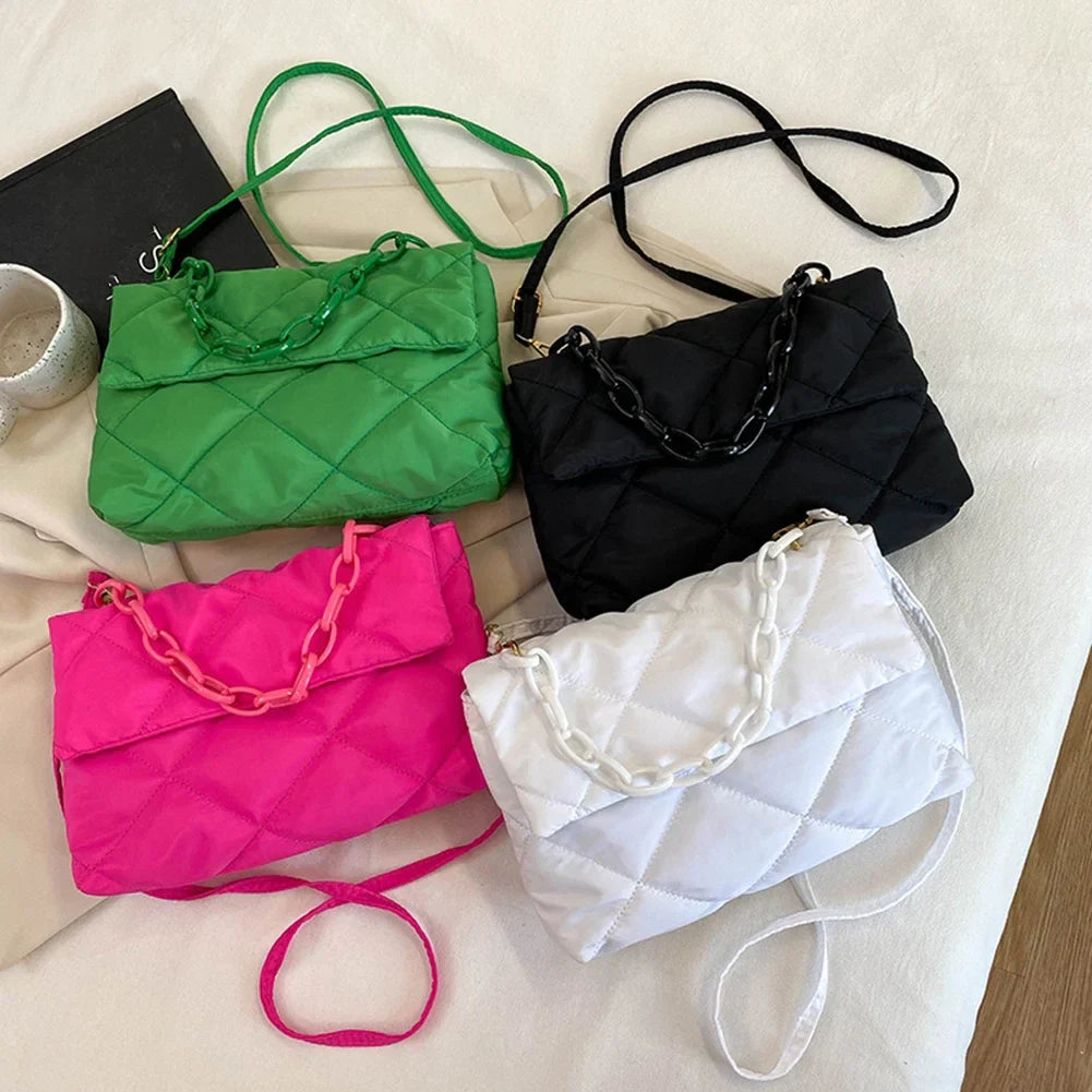 Sac Matelassé Noir avec Chaîne Élégante