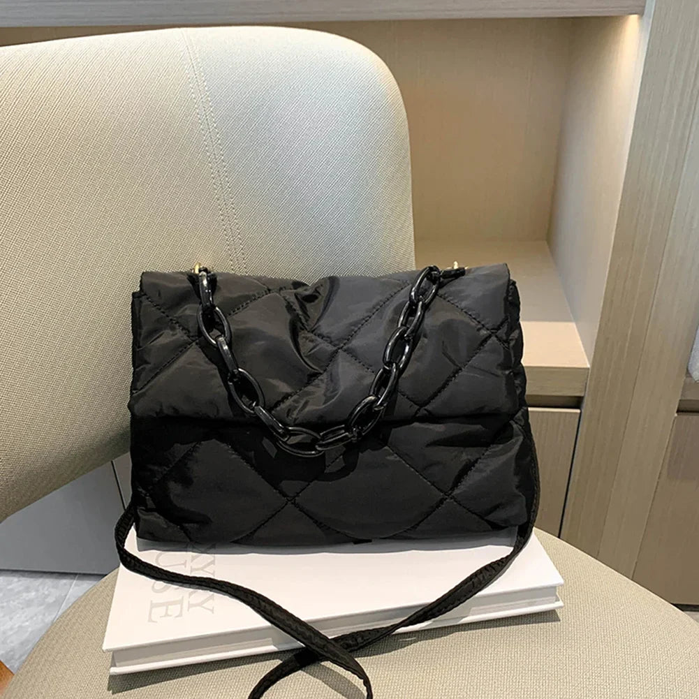 Sac Matelassé Noir avec Chaîne Élégante