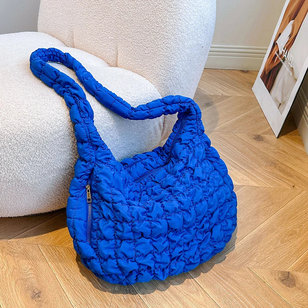 Sac matelassé en bleu élégant