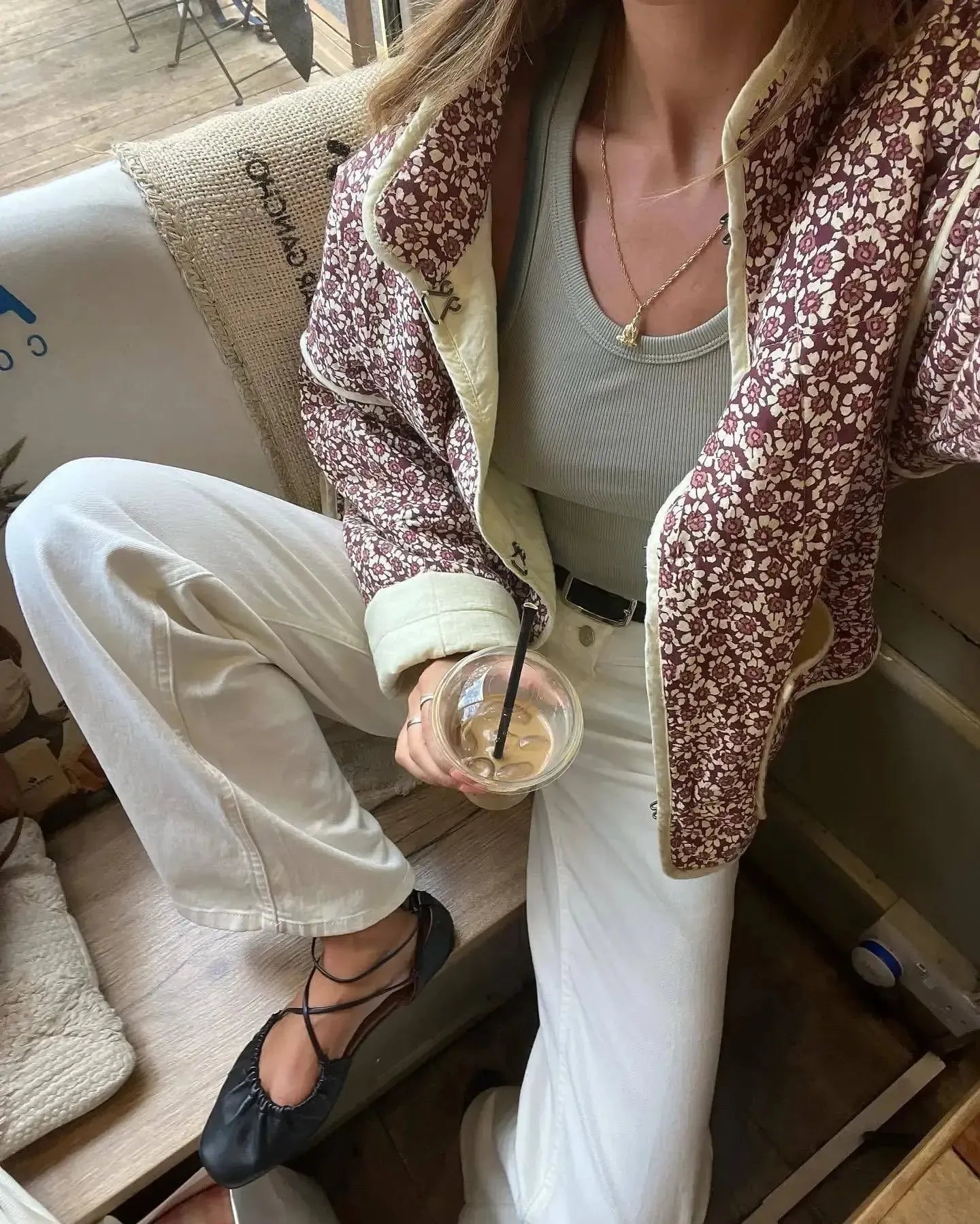 Veste Matelassée Légère Fleurie pour Femme - Élégance Printanière