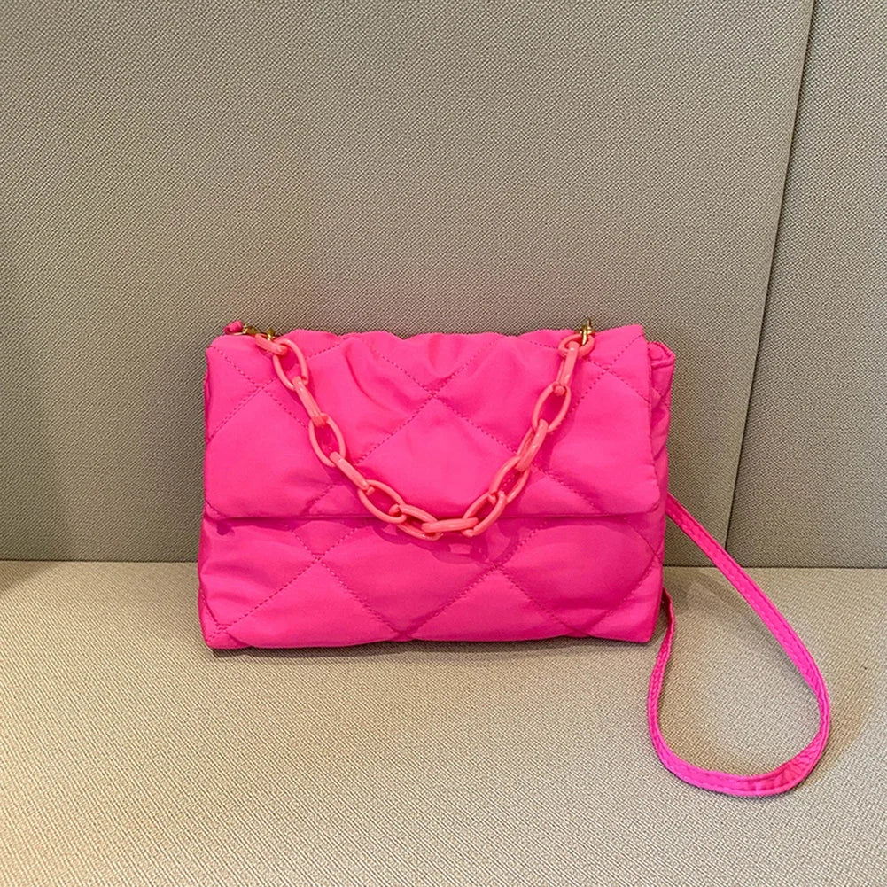 Sac Matelassé Noir avec Chaîne Élégante