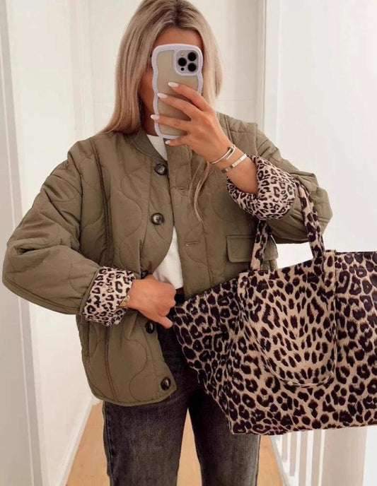 Veste Courte Matelassée Léopard Glam Chic